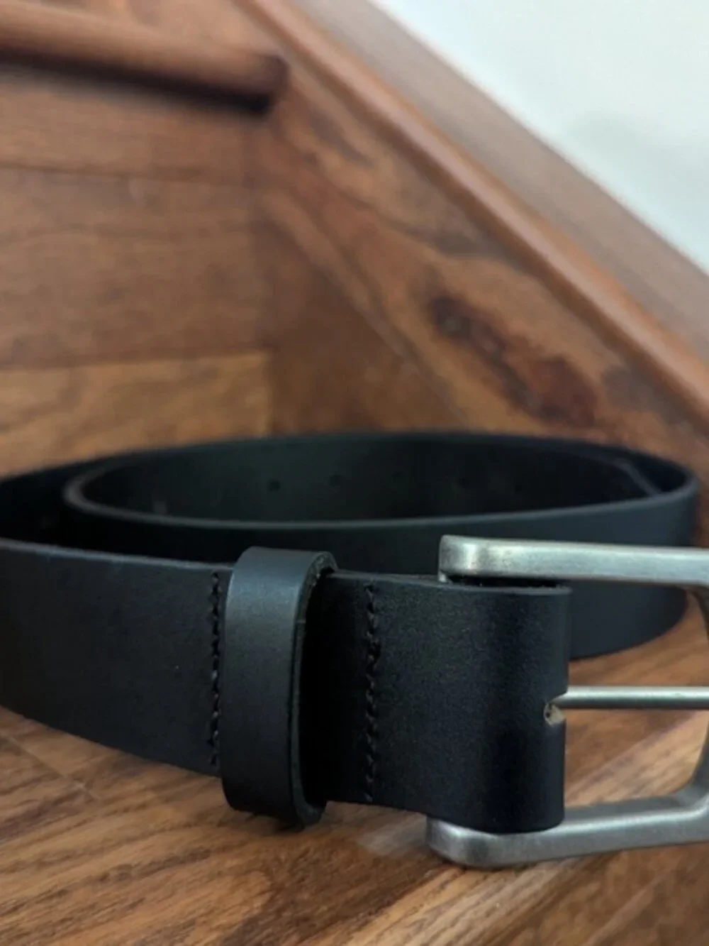 Black leather belt With Nickel Buckle Made In Canada Size 38 New!